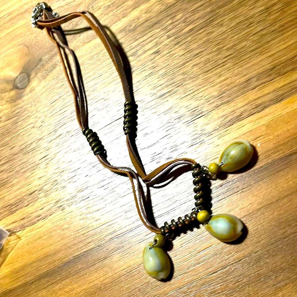 Shell necklace - Picture 2 of 2
